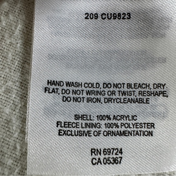 Columbia Convert Women Flap Cap Snow Beanie One Size White Red Black - Picture 7 of 8